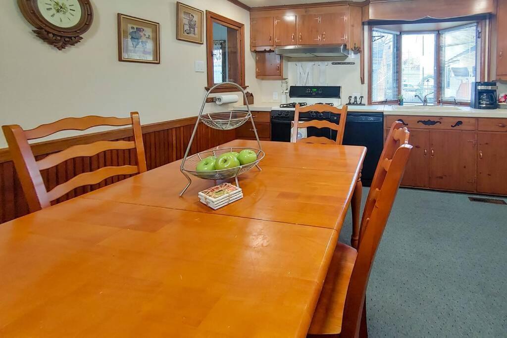 Huge Historic, W/Large Yard & Close To Beach Manistee Exterior foto